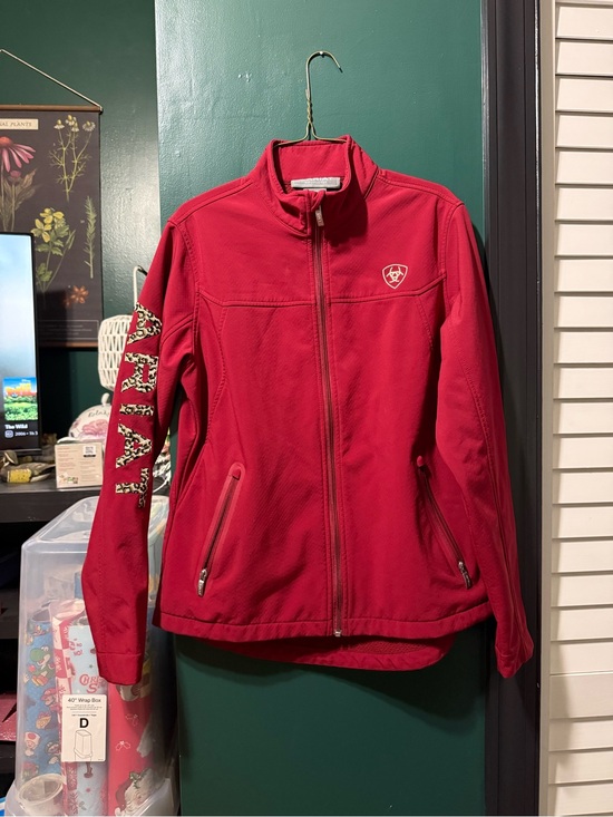 Ariat Jackets & Blazers - Ariat Red Softshell Fleece-Lined Jacket Leopard Sleeve Logo Women’s Large